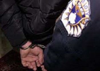 “Eja e zgjidhim problemin fizikisht”, 35-vjeçari kërcënon mitrovicasin, ndërtimtaria mollë sherri