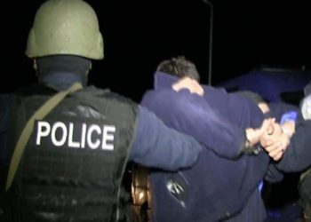 LAJMI I FUNDIT: Arrestohen dy mitrovicas, tentuan t’i vrisnin 3 persona në Bare duke i rrahur me mjete të forta