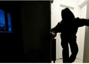 Hajnat po bëjnë “kërdi” në fshatin Shupkovc: 5 shtëpi janë plaçkitur, banorët po bëjnë roje