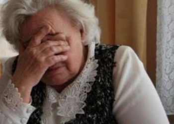 E TMERRSHME: Mitrovicasja rrah nënën e saj, arrestohet nga Policia 😮