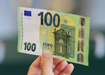 Ndahen mjetet për ekzekutimin e 100 € për punëtorët e sektorit privat