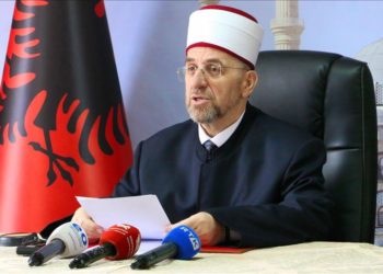 Myftiu Tërnava fton rininë të mos marrin rrugën e mërgatës, thotë se është mëkat