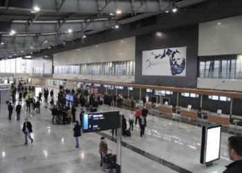 39-vjeçari i kërkuar nga Policia arrestohet në Prishtinë posa mbërrin në aeroport nga Zvicra