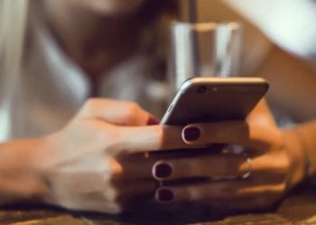 30-vjeçari në Vushtrri i çon ‘selam’ ish të dashurës përmes shoqes së saj: Ajo është k*rvë, nëse s’del kam me i hy në shpi