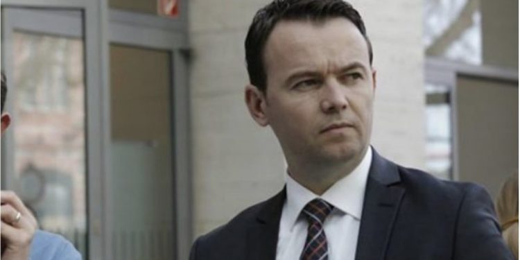 Ministri Peci: Pretendimet se Donika Gërvalla është kundër UÇK-së, janë të paqena