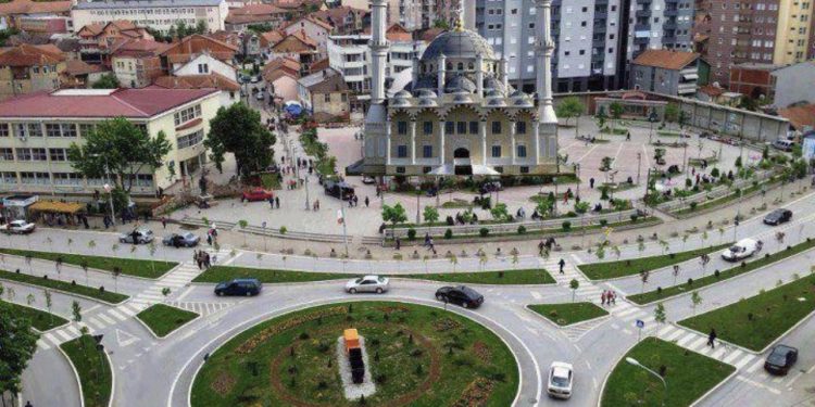 Plas sherri mes punëtorëve në një fabrikë në Mitrovicë, sharje e kërcënime për shkak të ventilit
