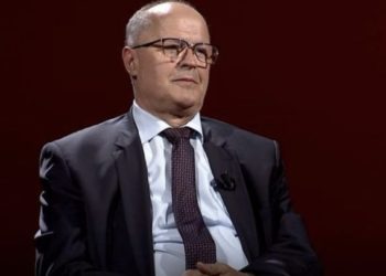 Ramiz Kelmendi ngre alarmin për ikjen masive të qytetarëve: S’bën me pasë rrogë nën 500-600 euro