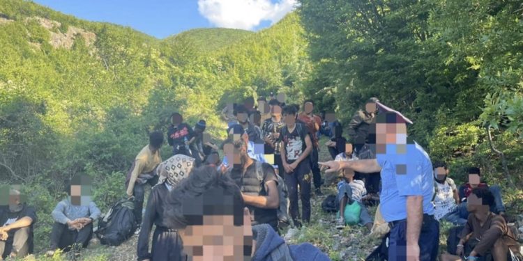 Pamje teksa mbi 60 refugjatë tentuan të hynë ilegalisht në Kosovë