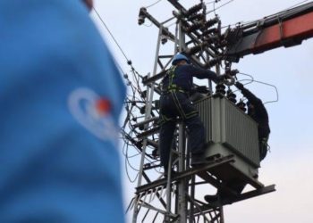 Stuhitë e fuqishme në Kosovë, një pjesë e Mitrovicës mbetet pa rrymë