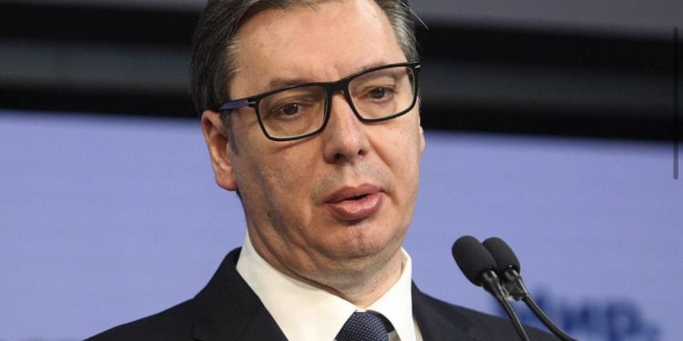 Vuçiq pas vendimeve të Qeverisë së Kosovës për targat dhe dokumentet: E kanë mbështetjen e fuqive perëndimore