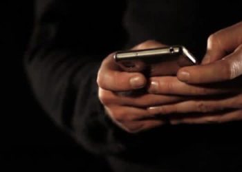 “Nëse vjen nuk kthehesh i gjallë o majmun”/ Kërcënohet keq 40-vjeçari nga Mitrovica 😮