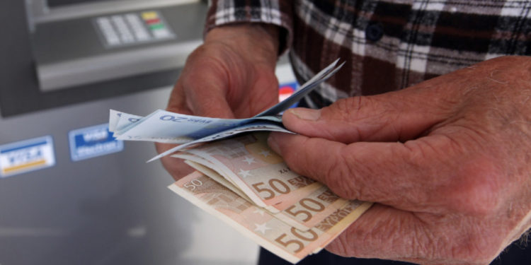 Lajm i keq për ata që kanë kredi në banka, do të rritet interesi edhe për kreditë e vjetra