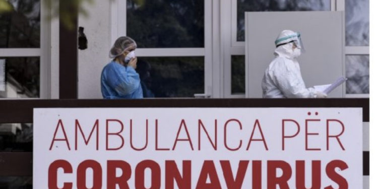 Një i vdekur dhe 842 raste të reja me Covid-19