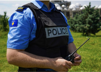Skandaloze: Polici i Kosovës e ngacmom seksualisht një mjeke, e mbylli në zyren e saj, Policia vazhdon ta mbajë në punë