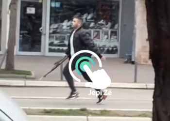 Si në film: Rrahje me kallashnikov në dorë në Mitrovicë