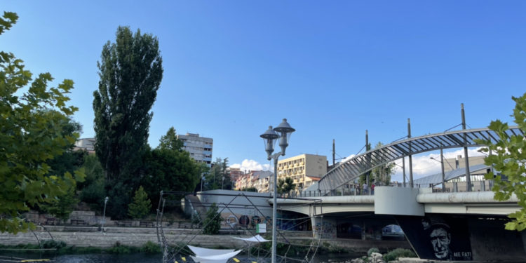 Situata në veri, raportohet për të shtëna armësh mes Policisë dhe barrikaduesve