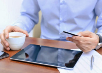 Mitrovicasit i keqpërdoret kartela e bankës, dikush bleu gjëra nga llogaria e tij