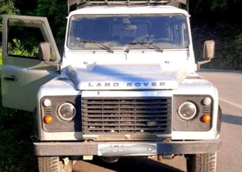 Dy francezë s’e bëjnë hesap Kosovën, futen nga Serbia në veri ilegalisht me targa ruse, arrestohen nga Policia