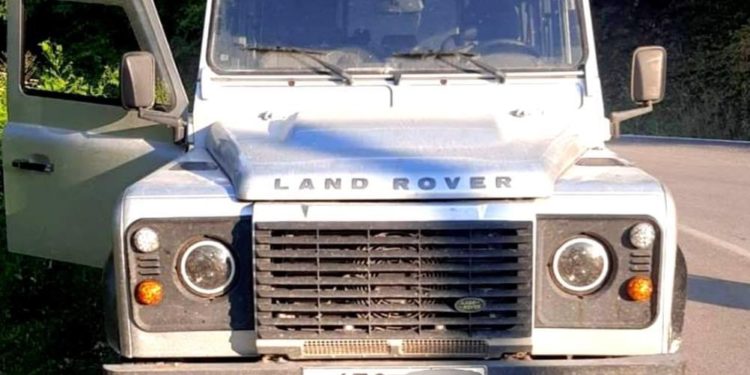 Dy francezë s’e bëjnë hesap Kosovën, futen nga Serbia në veri ilegalisht me targa ruse, arrestohen nga Policia