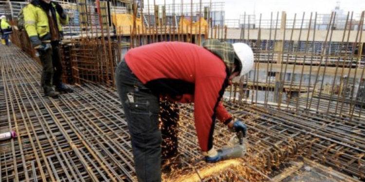 Një kompani kosovare merr 20 punëtorë nga Pakistani