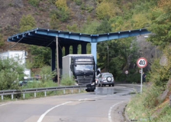 Mërgimtarët shqiptarë mbesin të bllokuar në Jarinje