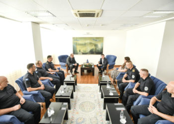 Detaje nga takimi i Kurtit me policët që morën pjesë në aksionin kundër kontrabandës në Leposaviq