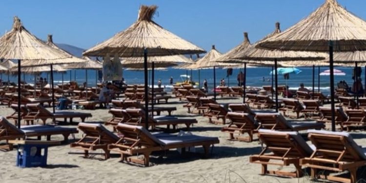 Çmimet e larta, Vlora gati e boshatisur në mes të sezonit turistik
