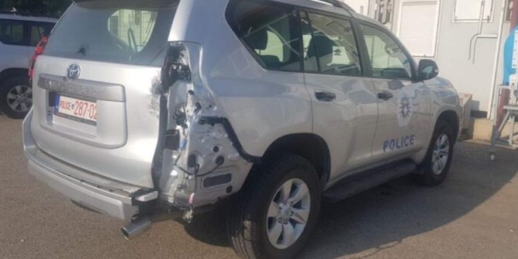 LAJMI I FUNDIT: 5 policë të lënduar nga goditja e kamionit me mallra të kontrabanduara në Veri