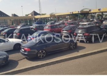 Mërgimtarët po torturohen rrugës për Kosovë, 6 orë pritje në kufirin Hungari-Serbi