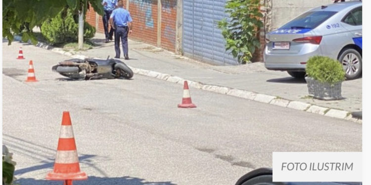 Kombi përplaset me motoçiklistin në Zhabar të Mitrovicës, shoferi 23-vjeçar në gjendje të rëndë