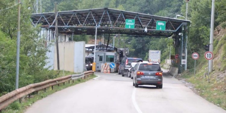 LAJMI I FUNDIT: Mjete ushtarake të Serbisë janë afruar në kufirin me Kosovën