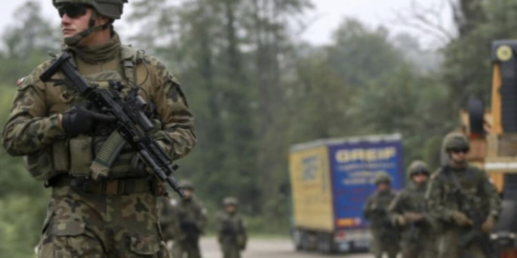 KFOR-i rrit prezencën në Jarinje e Bërnjak: Ndërhyjmë nëse ka nevojë