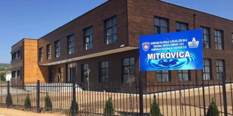 Një pjesë e Mitrovicës mbetet pa ujë, Ujësjellësi njofton se ndërprerja do të zgjasë deri nesër rreth mesditës