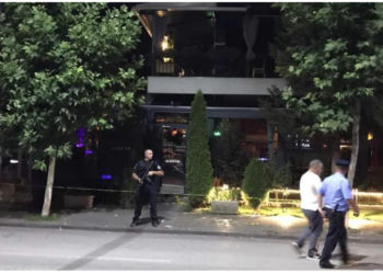 Tragjike: Një i vrarë dhe dy të plagosur në një kafiteri