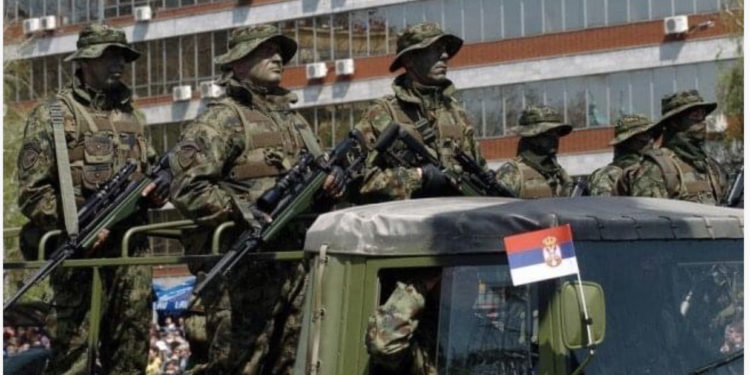 LAJMI I FUNDIT: Mjete ushtarake të Serbisë janë afruar në kufirin me Kosovën