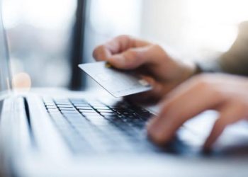 Gruaja nga Mitrovica denoncon në Polici se dikush kreu blerje nga xhirollogaria e saj