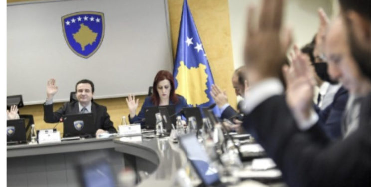 Publikohet dokumenti: Qeveria synon t’ua ndalë pagat grevistëve