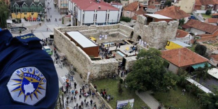 “Kena me t’çu lidhun si qenin”, katër persona shkojnë në shtëpinë e 23-vjeçarit në Vushtrri për t’i qëruar hesapet me të