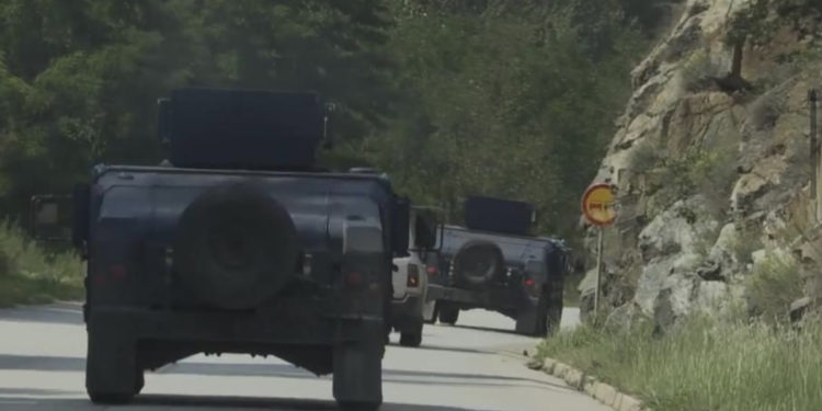 Marrëveshjet nuk i heqin autoblindat nga veriu