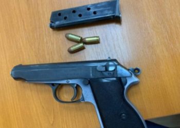 Policia në Vushtrri arreston një person i cili po barte armë në brez