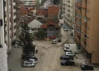 LAJMI I FUNDIT: Përleshen dy persona në rrugën “Ali Zeneli” në Mitrovicë