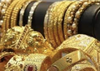 Mitrovicasi i pafat, hajnat i futen në shtëpi dhe ia vjedhin dukatin