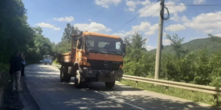 Vazhdon largimi i barrikadave në fshatrat e veriut, hiqen ato në ZupçB