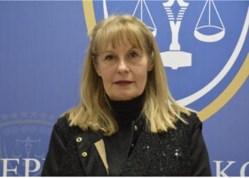 Zbulohet identiteti i policit që dyshohet se sulmoi fizikisht gjykatësen serbe në Mitrovicë