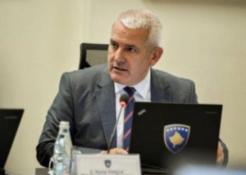Xhelal Sveçla: Nga mesnata Serbia ndalon lëshimin e fletave të hyrje-daljes, nëse jo lëshojmë edhe ne
