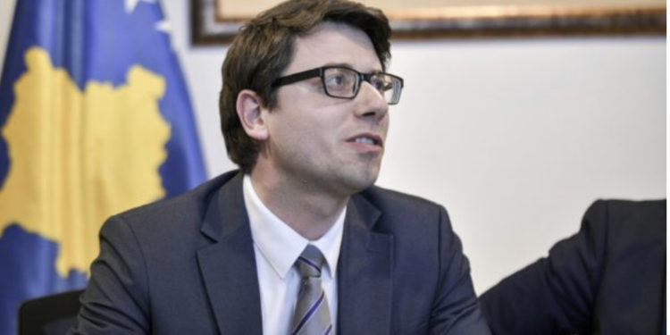 Murati thotë se si shkak i ndihmës së Qeverisë sot qytetarët kanë më shumë para në banka