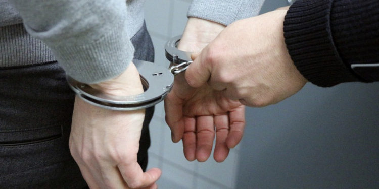 Zbulohen inicialet e mitrovicasit që u arrestua me dyshimin për “shtytje në vetëvrasje” të 19 vjeçares në Vinarc
