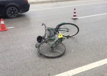 Vetura e ministrisë së Punëve të Brendshme godet çiklistin në Zhabar të Mitrovicës
