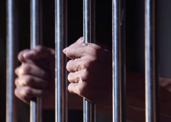 Theu masën e arrestit shtëpiak, dërgohet në qendrën e paraburgimit burri nga Vushtrria