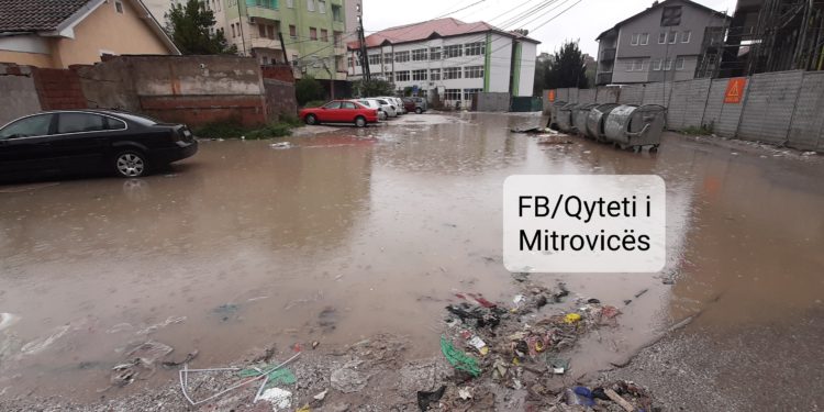 Përmbytje edhe në qendër të qytetit të Mitrovicës